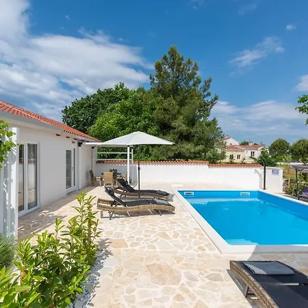Casa Cosini With Private Pool Ferienhaus Poreč