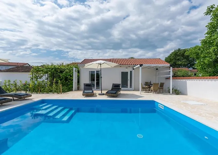 Vakantiehuis Casa Cosini With Private Pool Poreč