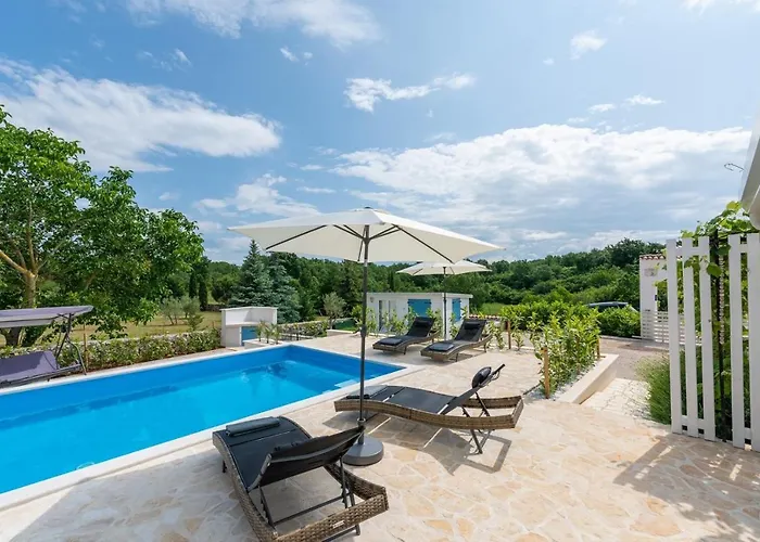 Casa Cosini With Private Pool Vakantiehuis Poreč